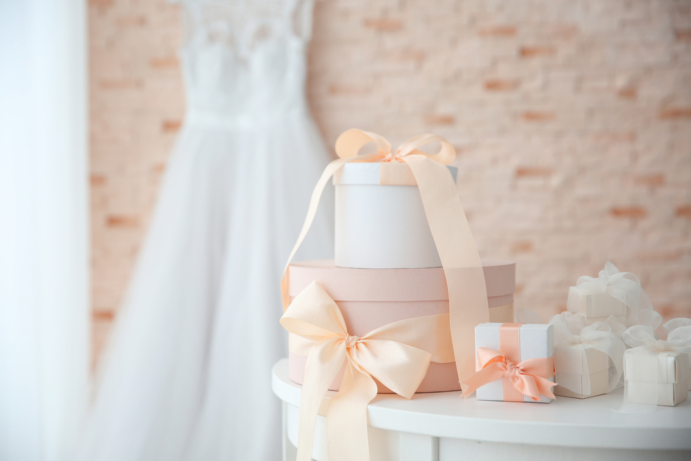 10 Romantic Wedding Gift Ideas for Your Loved Ones