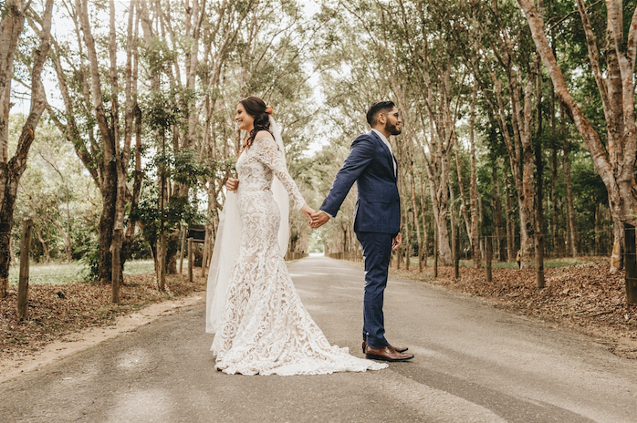 10 Unique Wedding Photoshoot Ideas That Fit Your Chosen Theme