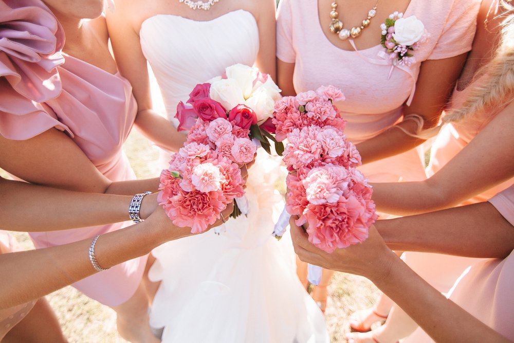 Irresistible Bridal Party Gifts That Every Woman Loves