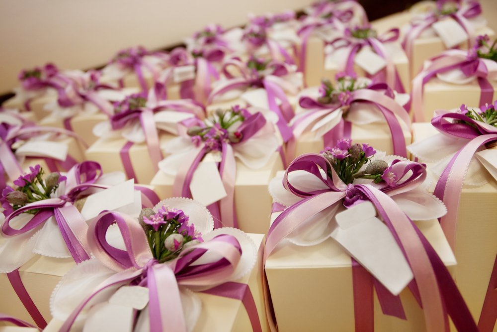 Ways to Make Your Wedding Favors More Personal