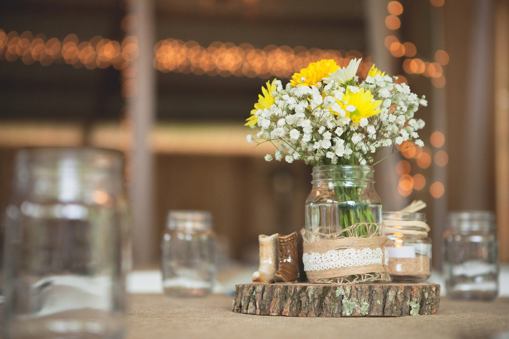 Creative Ways To Arrange Your Wedding Favor Table As Centerpiece Decor