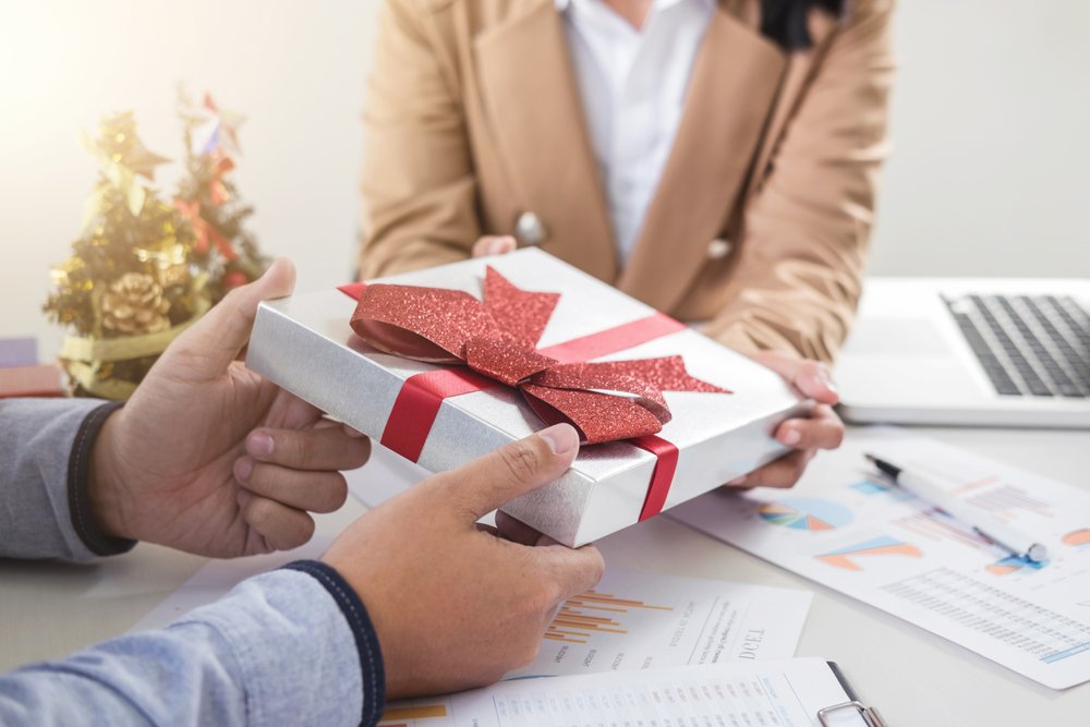 Official Guide To Holiday Corporate Gift Ideas 2018
