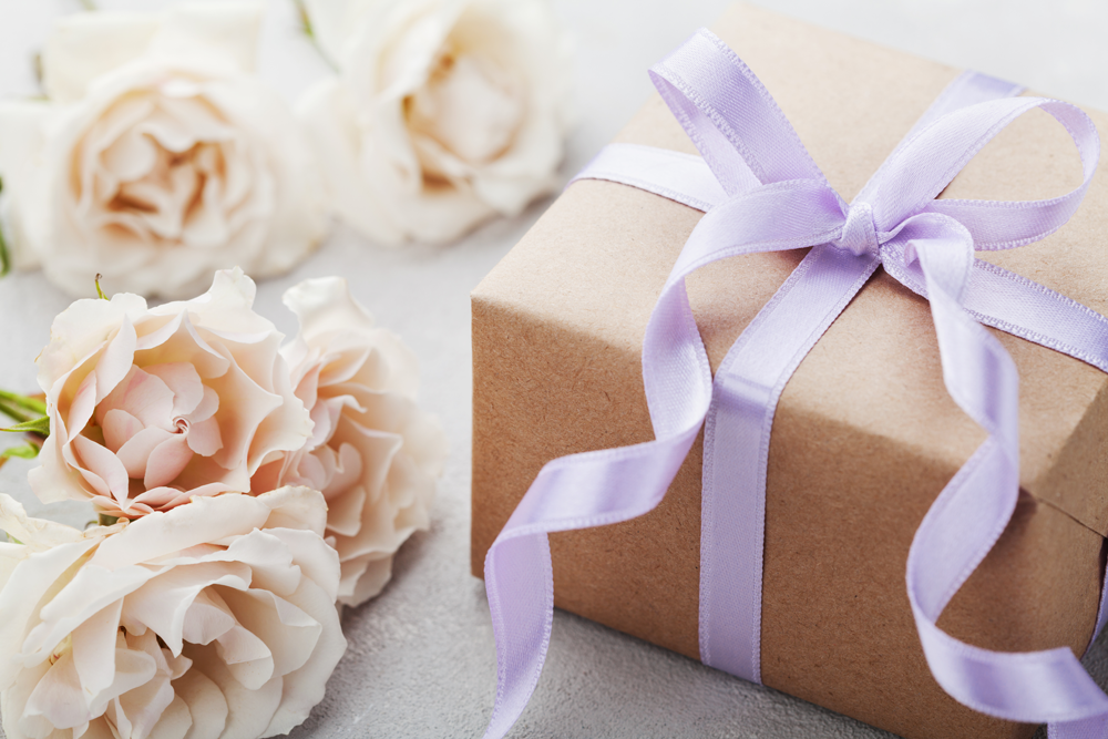 Top 9 Wedding Gift Ideas Perfect for a Couple